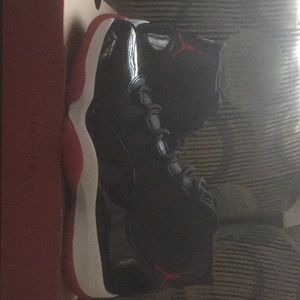 I’m selling these shoes because they’re sold out